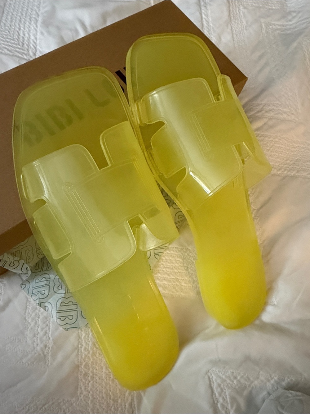 Bibi Lou yellow holly slides sz 9(40)